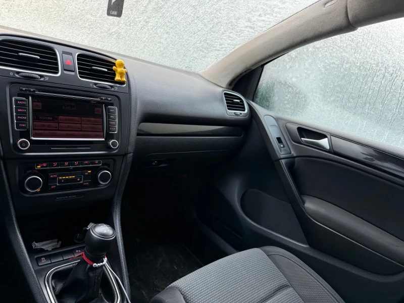 VW Golf 1.6 TDI, снимка 5 - Автомобили и джипове - 53470058