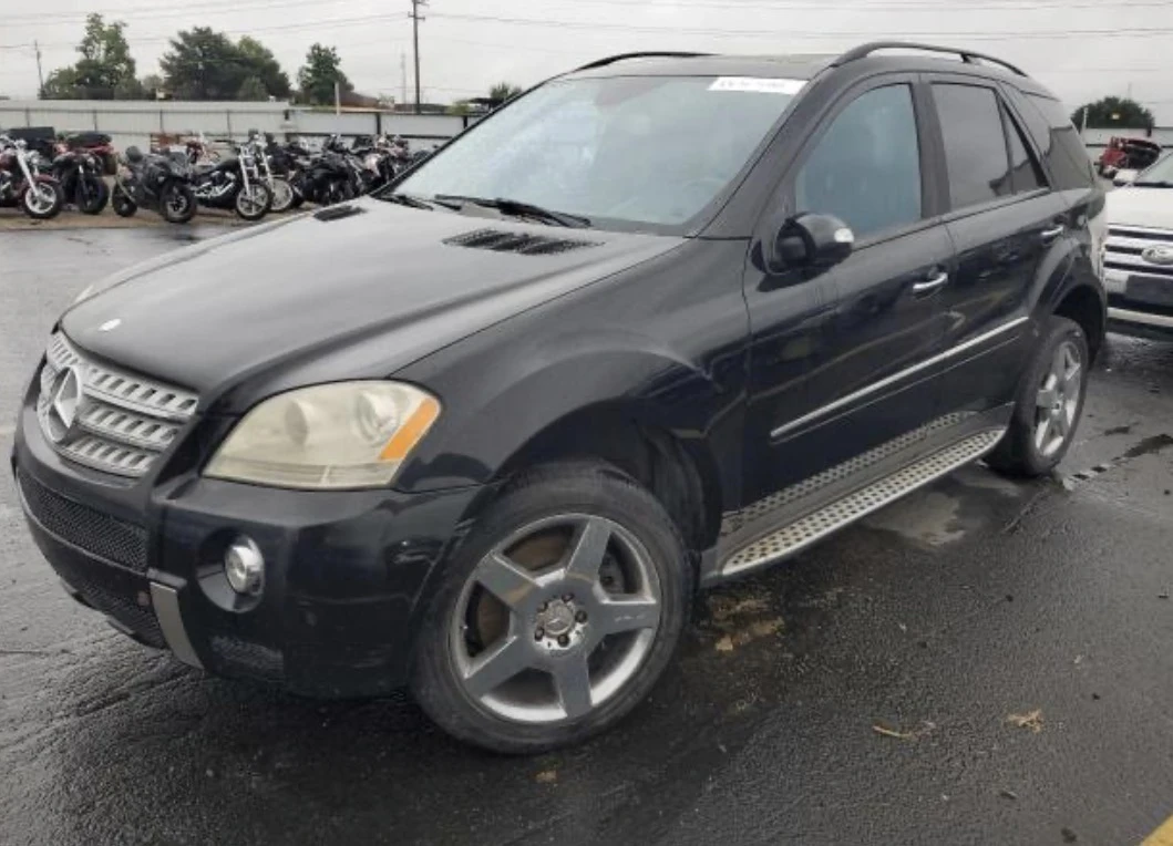 Mercedes-Benz ML 550 * * CARFAX * * АВТО КРЕДИТ * * , снимка 1