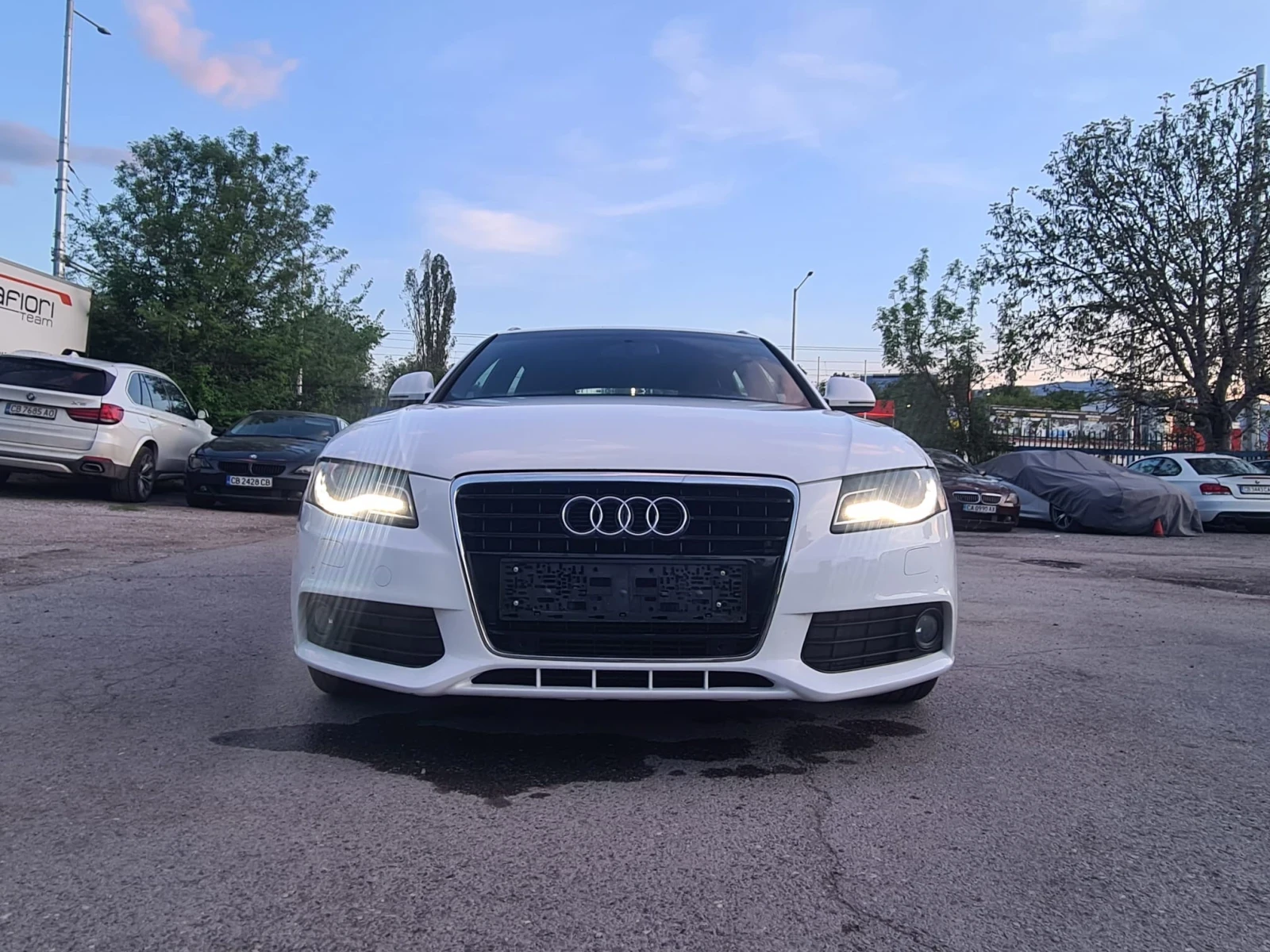 Audi A4 2.0TDI S-LINE - изображение 2