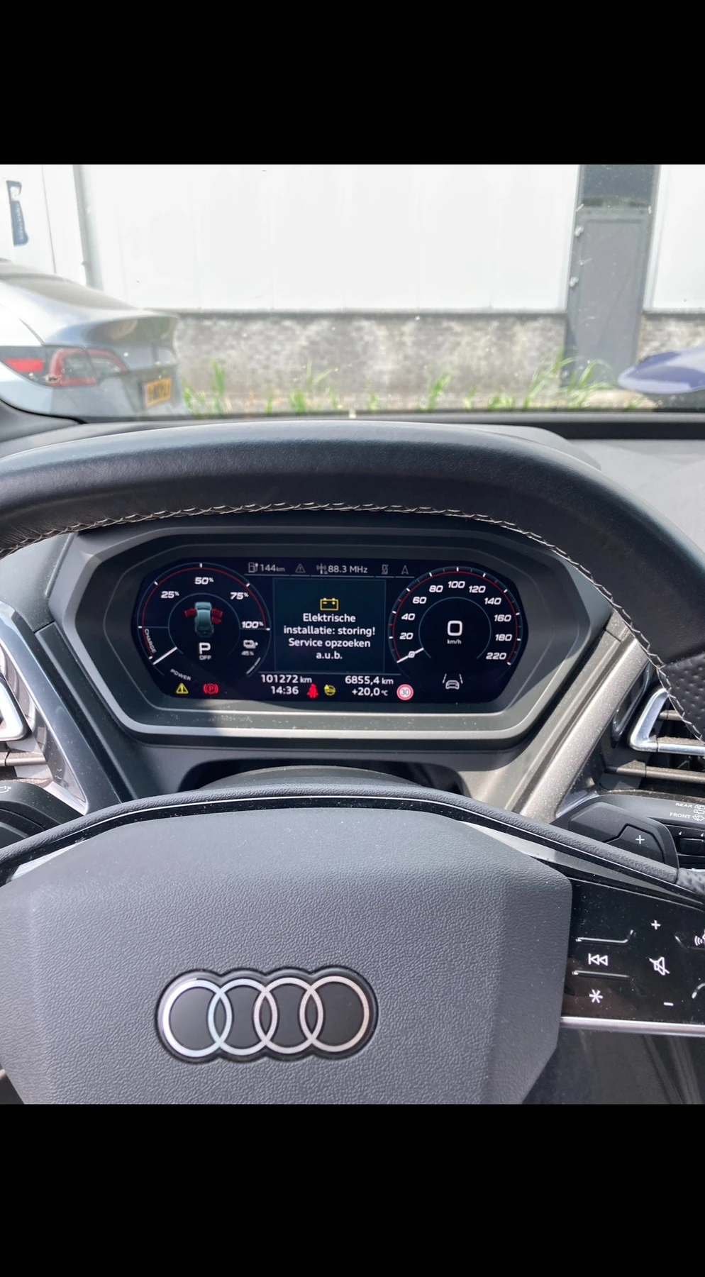 Audi E-Tron S line quatro - изображение 9