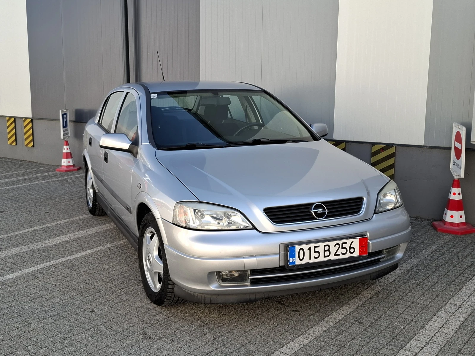 Opel Astra 1.6i* (84кс)* * FACELIFT* * HОВ ВНОС* *  - изображение 8