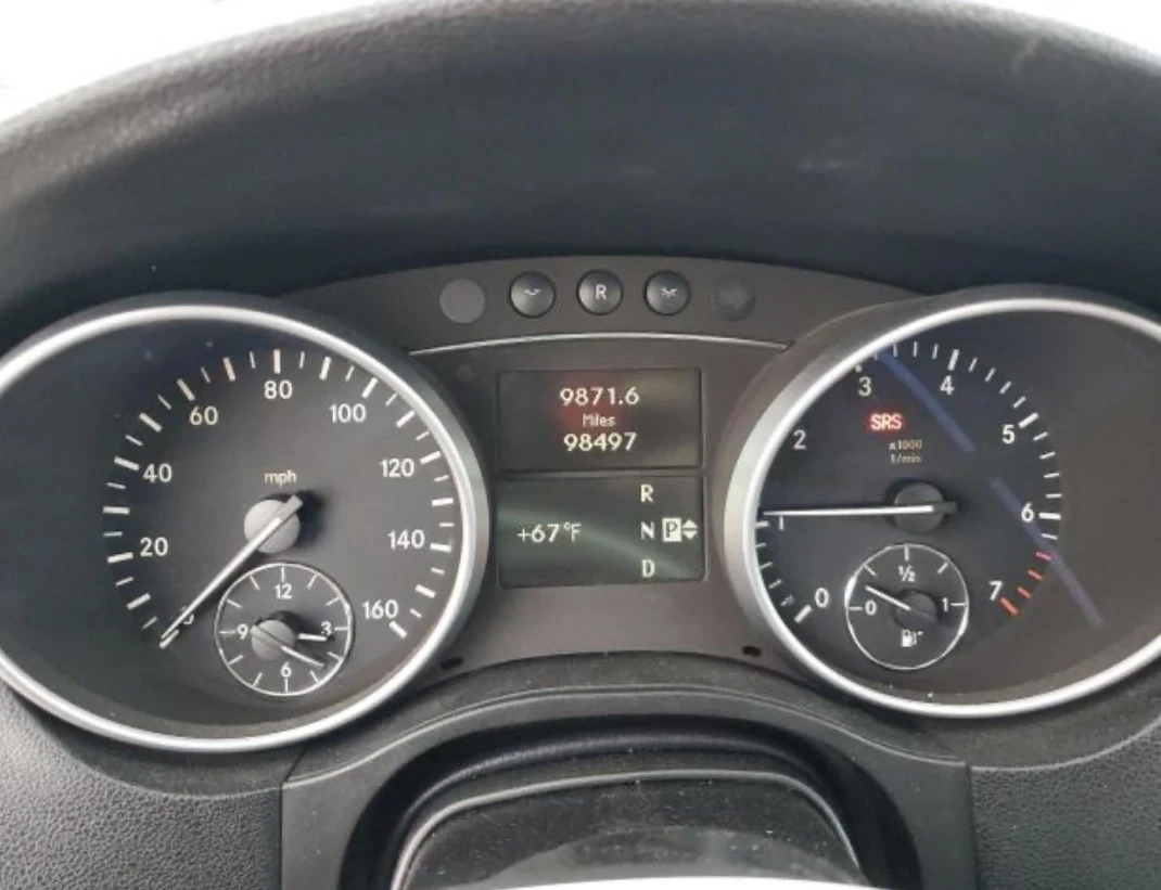 Mercedes-Benz ML 550 * * CARFAX * * АВТО КРЕДИТ * *  - изображение 8