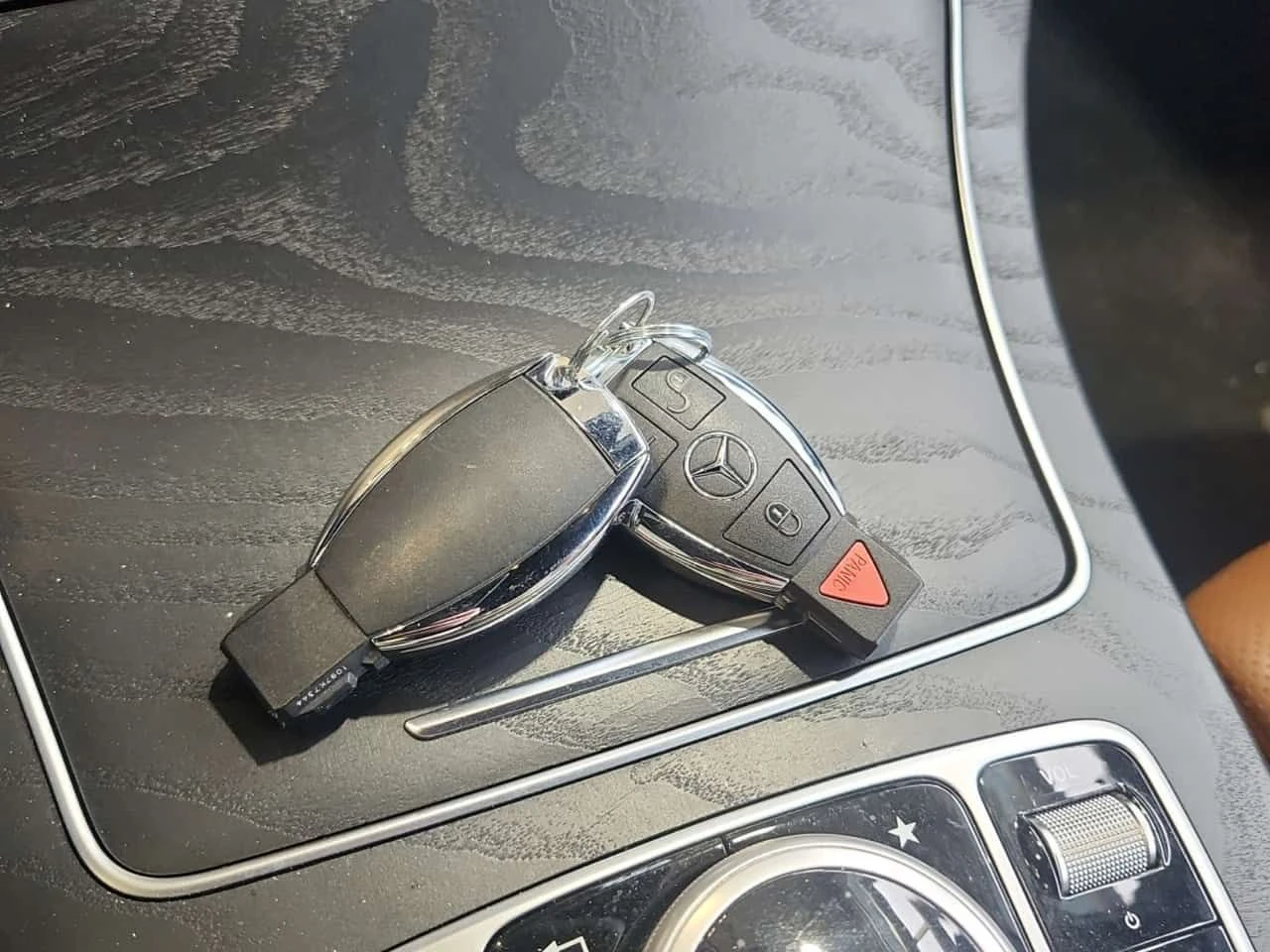 Mercedes-Benz C 43 AMG BURMESTER| LANE ASSIST| 360 КАМЕРИ| CARFAX  , снимка 15 - Автомобили и джипове - 53784581