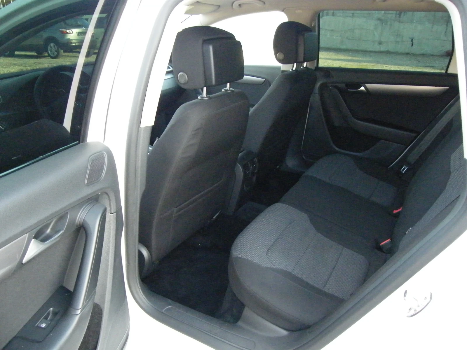 VW Passat 1.6TDI DSG | Mobile.bg � ����������� 12