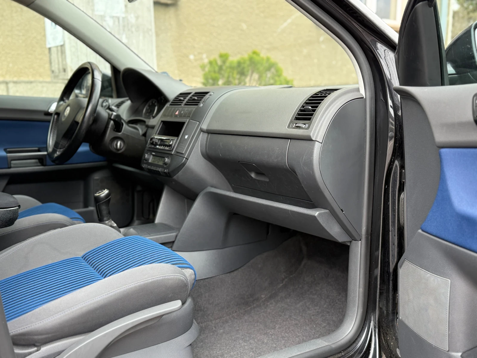 VW Polo 1.4i, снимка 11 - Автомобили и джипове - 54033021