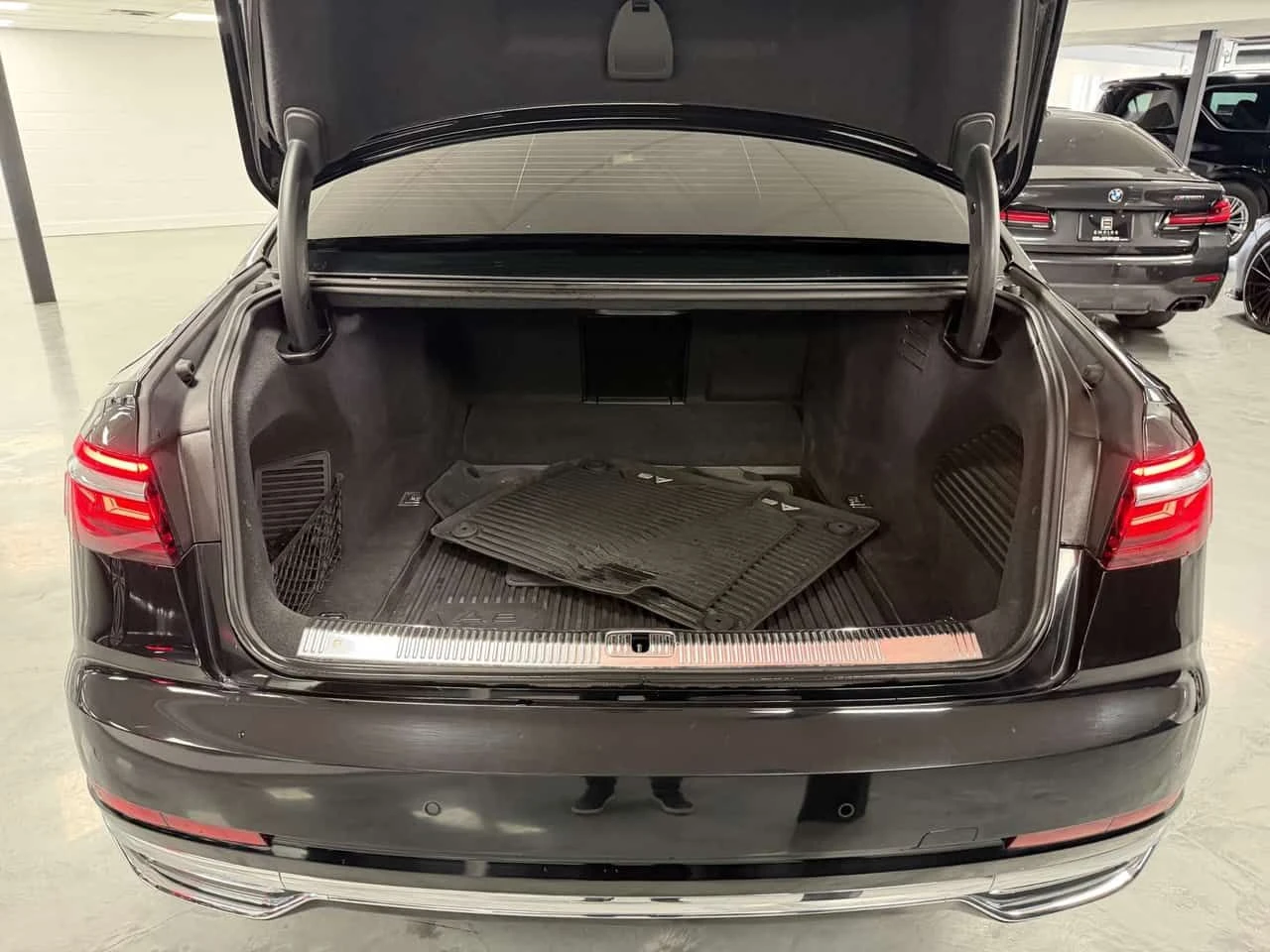 Audi A8 * quattro L * CARFAX * ��� ������������ ������ | Mobile.bg � ����������� 5