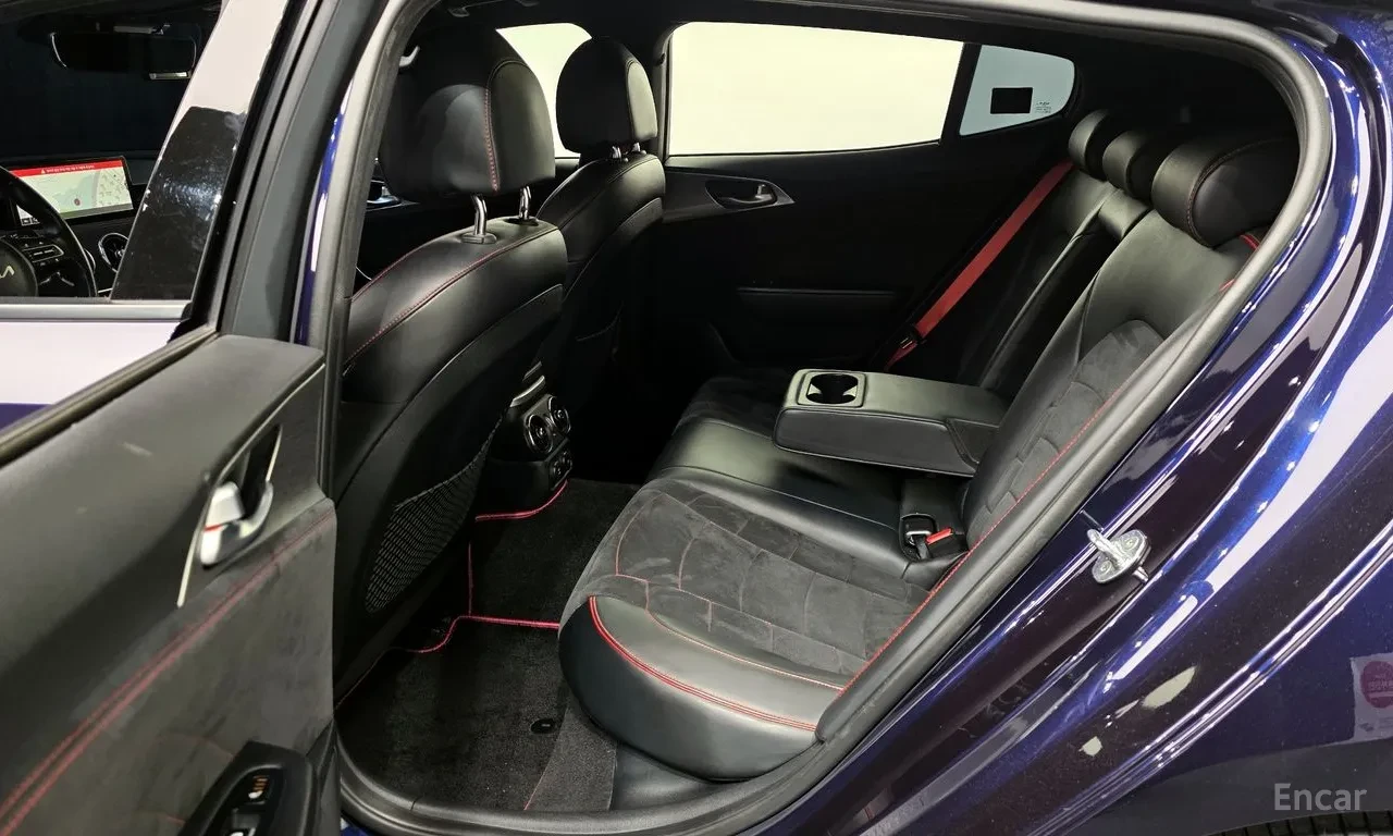 Kia Stinger ACRO EDITION* BREMBO* HEAD-UP* ОБДУХ* 360 КАМЕРИ, снимка 14 - Автомобили и джипове - 54355058