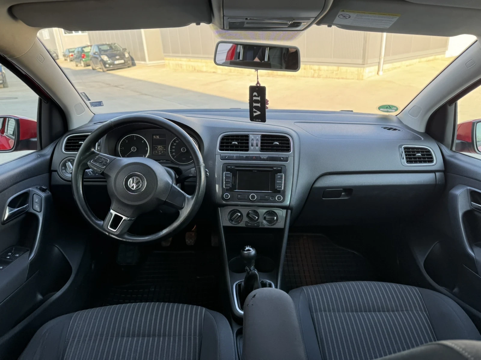VW Polo 1.6TDI, снимка 12 - Автомобили и джипове - 54372498
