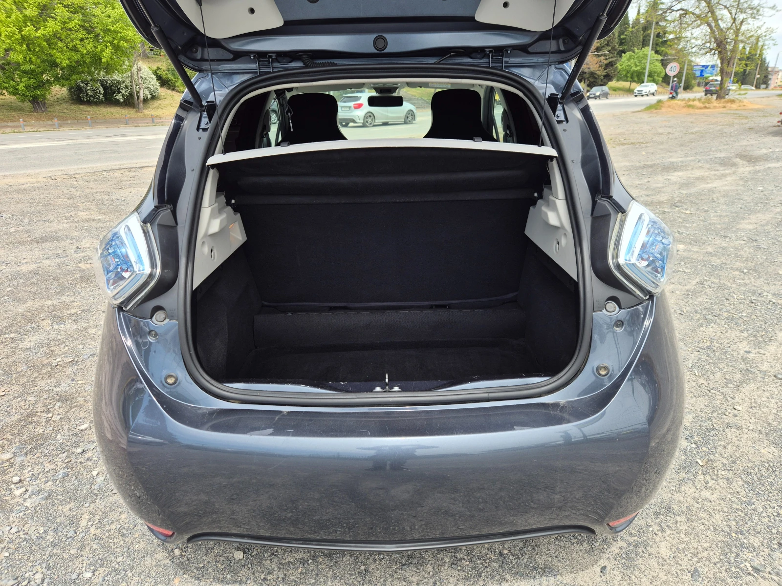 Renault Zoe 41 KWh, снимка 11 - Автомобили и джипове - 54409597
