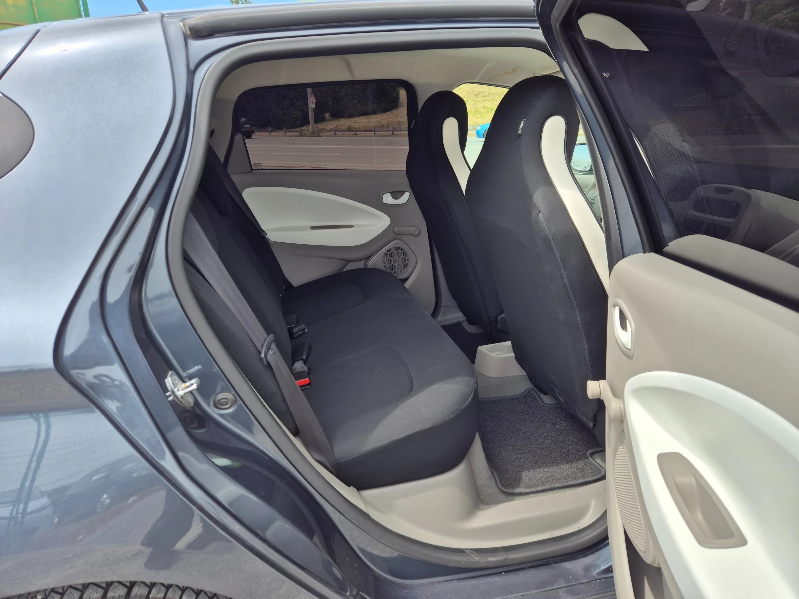 Renault Zoe 41 KWh, снимка 10 - Автомобили и джипове - 54409597
