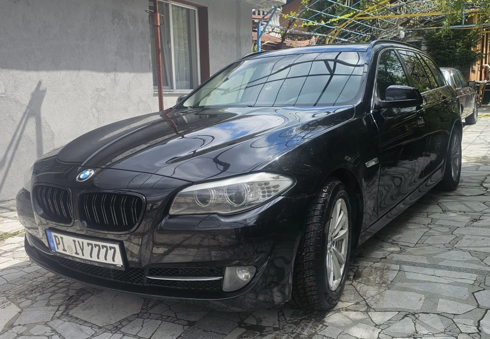 BMW 520 2.0d Автоматик Перфектена , снимка 2 - Автомобили и джипове - 54609240