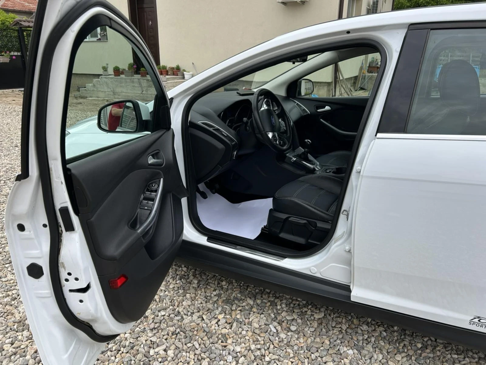 Ford Focus Sport, снимка 4 - Автомобили и джипове - 54730121