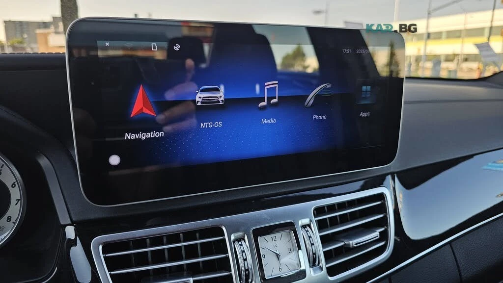 Mercedes-Benz E 350 * Luxury 4MATIC* АвтоКредит * (ЦЕНА ДО БГ), снимка 13 - Автомобили и джипове - 55342836