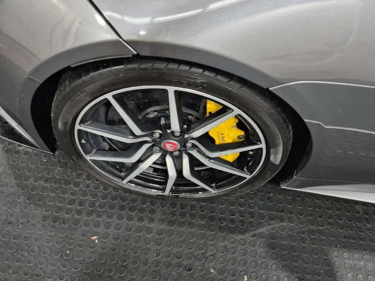 Jaguar F-Type * SVR * CARFAX * БЕЗ ПЪРВОНАЧАЛНА ВНОСКА, снимка 6 - Автомобили и джипове - 55363379