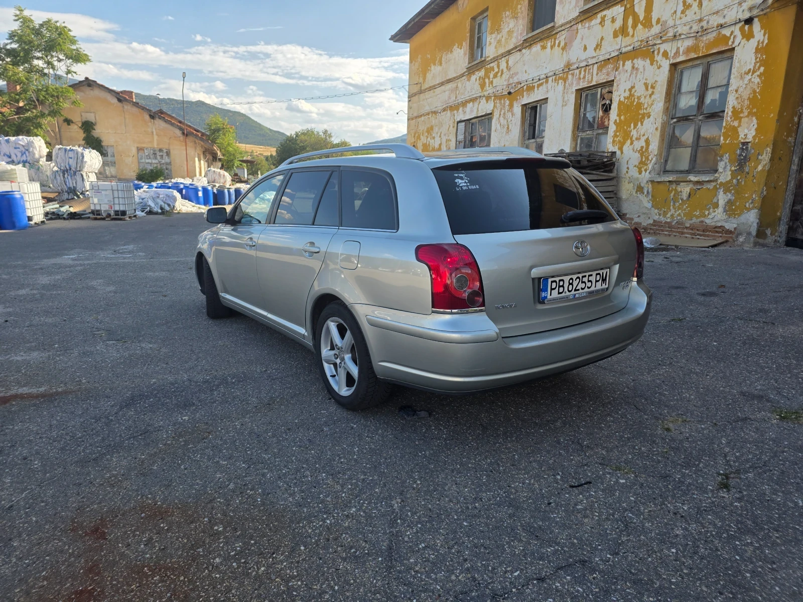 Toyota Avensis 2.2 150hp facelift, снимка 5 - Автомобили и джипове - 55449261