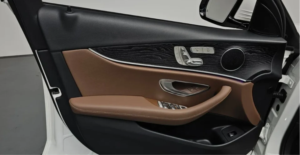 Mercedes-Benz E 220 * АВТО КРЕДИТ* ЦЕНА ДО БГ * Сервизна история * , снимка 7 - Автомобили и джипове - 55484347