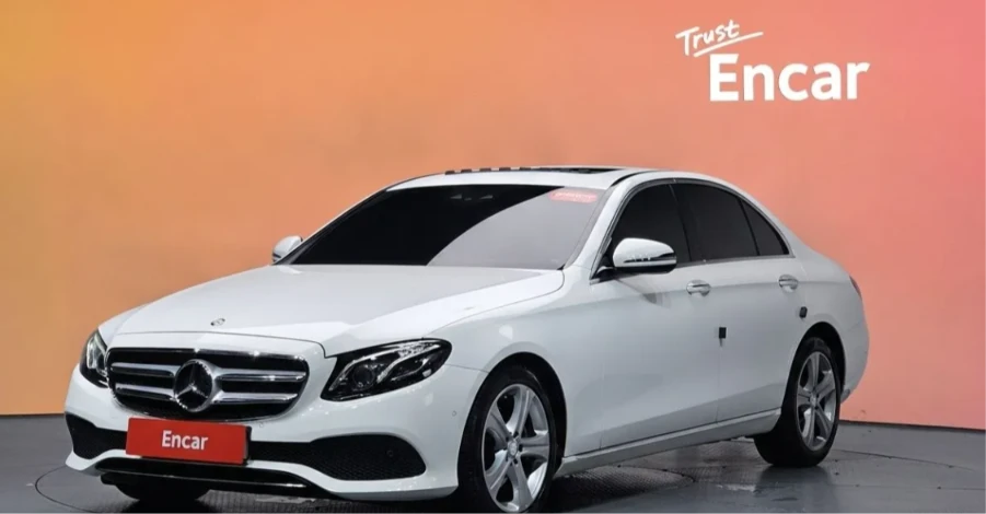 Mercedes-Benz E 220 * АВТО КРЕДИТ* ЦЕНА ДО БГ * Сервизна история * 
