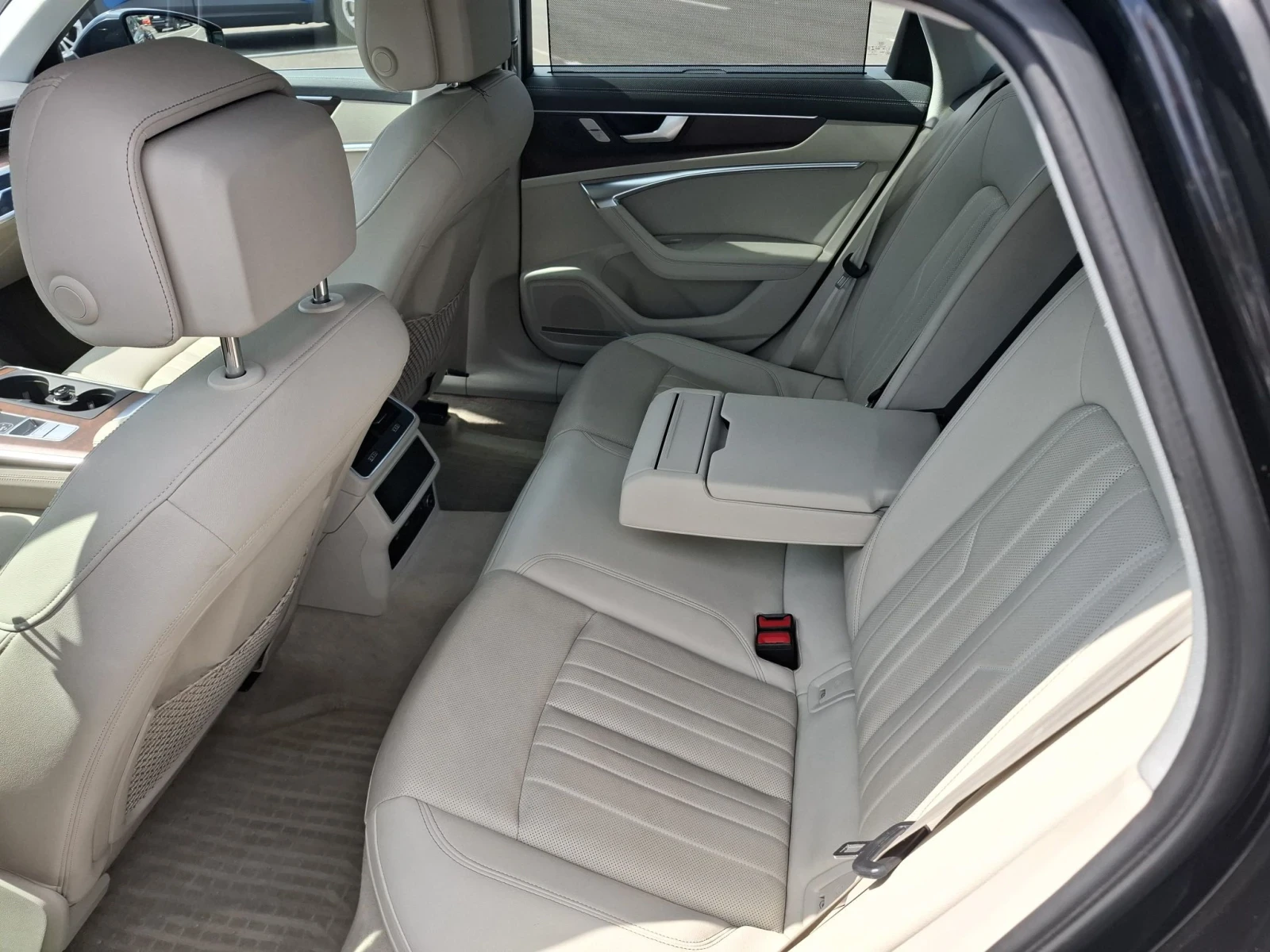 Audi A6 3.0 TFSI, снимка 11 - Автомобили и джипове - 55800732