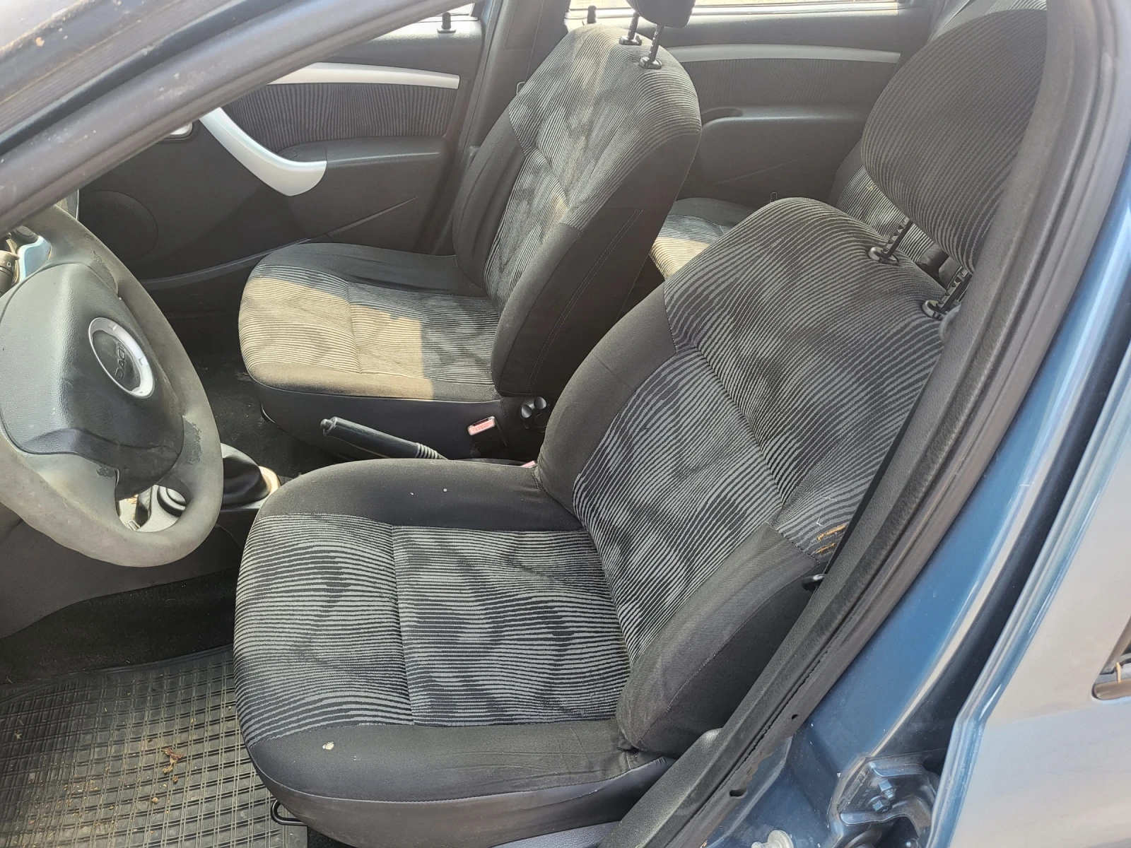 Dacia Logan 1.4, 6+ 1, клима, газ , снимка 9 - Автомобили и джипове - 56014149