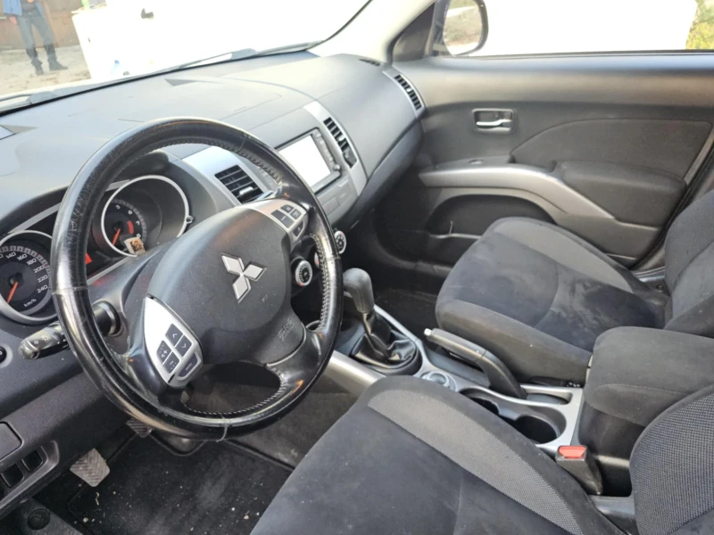 Mitsubishi Outlander 2, снимка 4 - Автомобили и джипове - 49215650