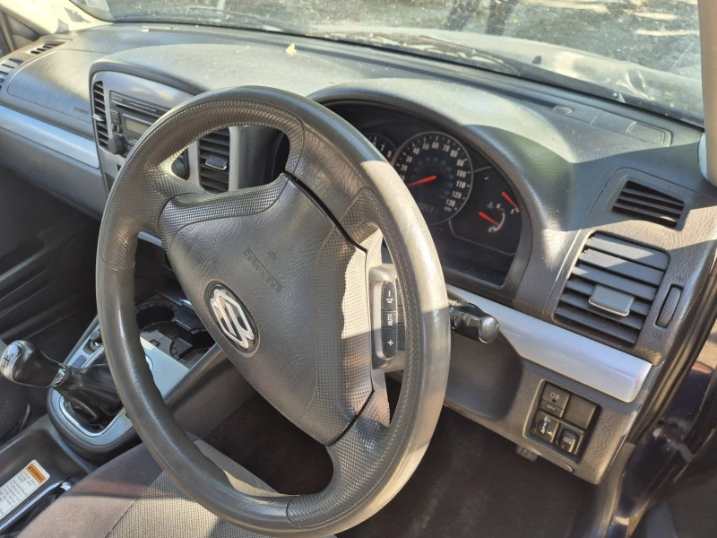 Suzuki Grand vitara 1.6cc, снимка 3 - Автомобили и джипове - 50776487