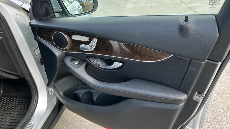 Mercedes-Benz GLC 300, снимка 12 - Автомобили и джипове - 52374143