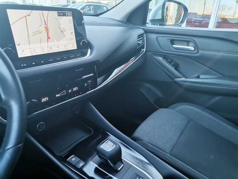 Nissan Qashqai N-Connecta, снимка 8 - Автомобили и джипове - 52381243