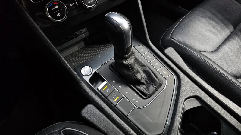 VW Tiguan 2.0TDI PRESTIGE , снимка 8 - Автомобили и джипове - 52535993