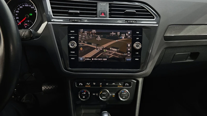 VW Tiguan 2.0TDI PRESTIGE , снимка 13 - Автомобили и джипове - 52535993