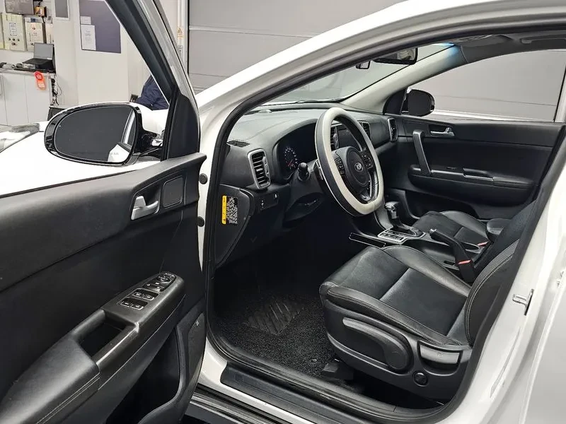 Kia Sportage 1.7 2Wd Noblesse, снимка 10 - Автомобили и джипове - 55350793