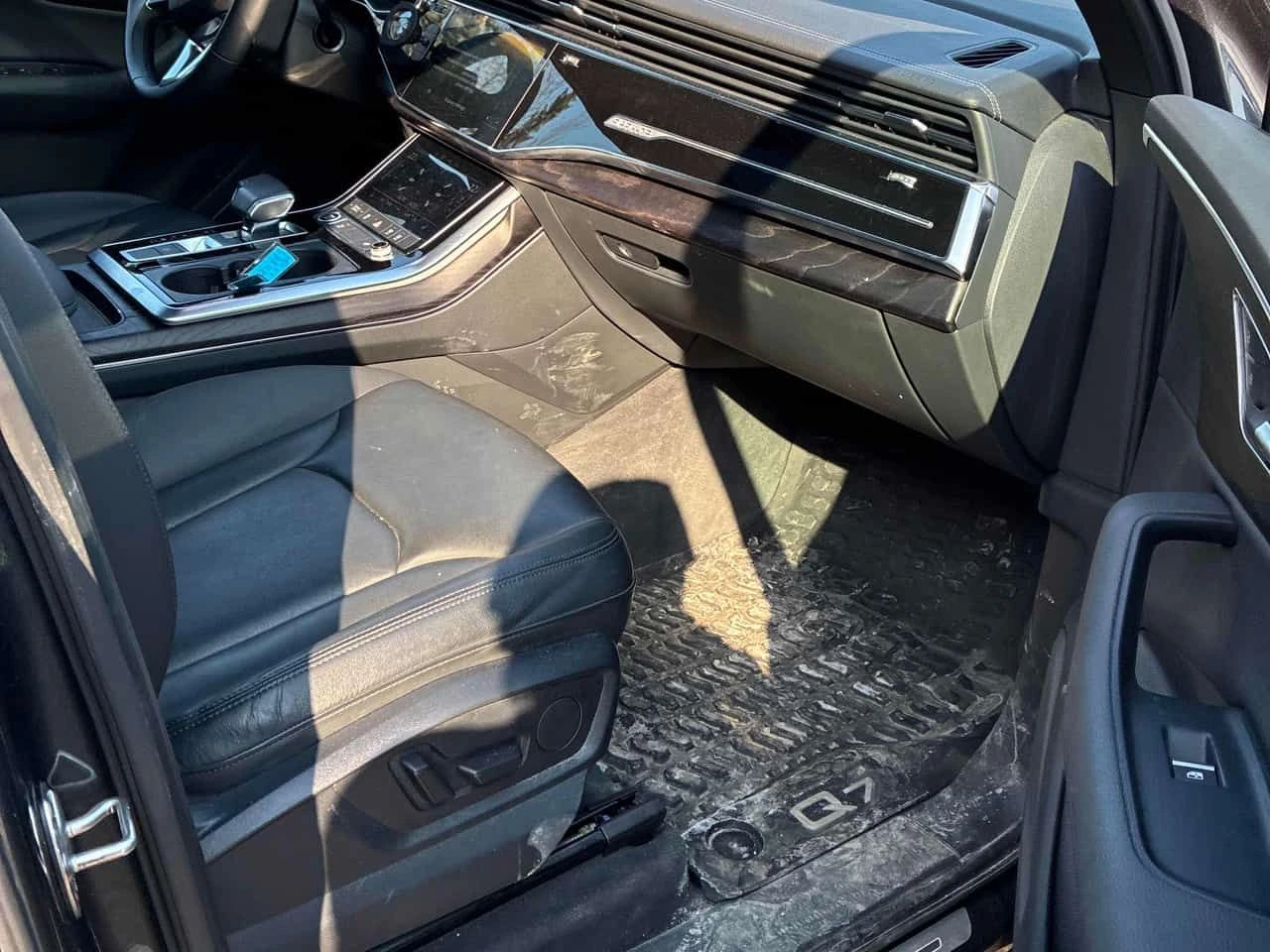 Audi Q7 Komfort  CARFAX, снимка 15 - Автомобили и джипове - 54165022