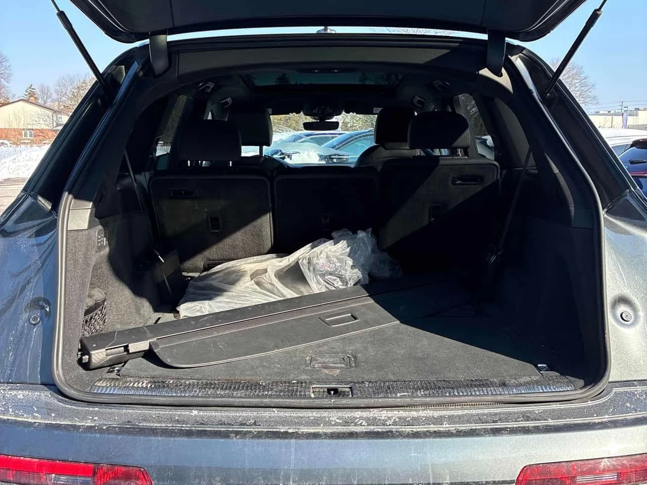 Audi Q7 Komfort  CARFAX, снимка 13 - Автомобили и джипове - 54165022