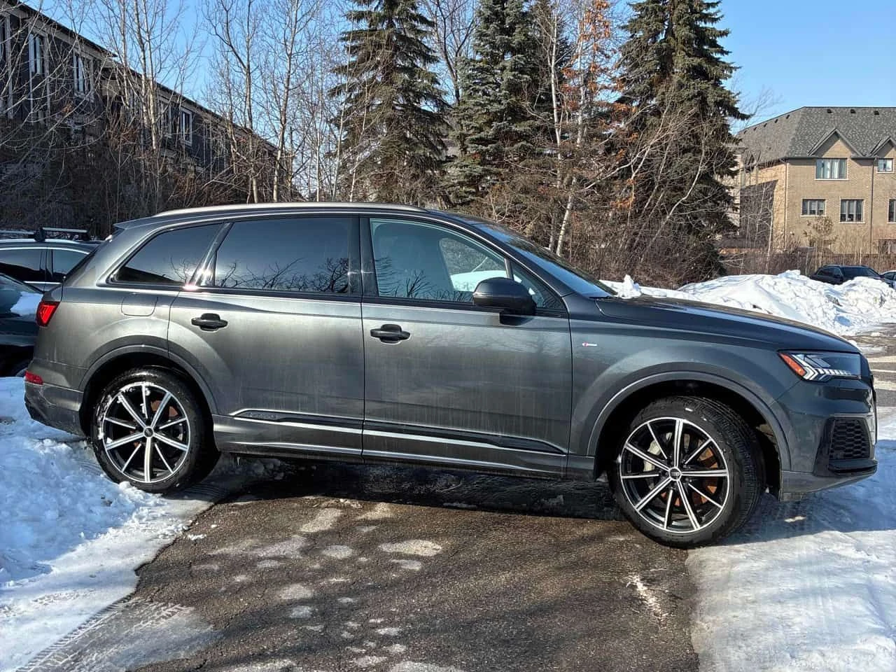 Audi Q7 Komfort  CARFAX, снимка 3 - Автомобили и джипове - 54165022