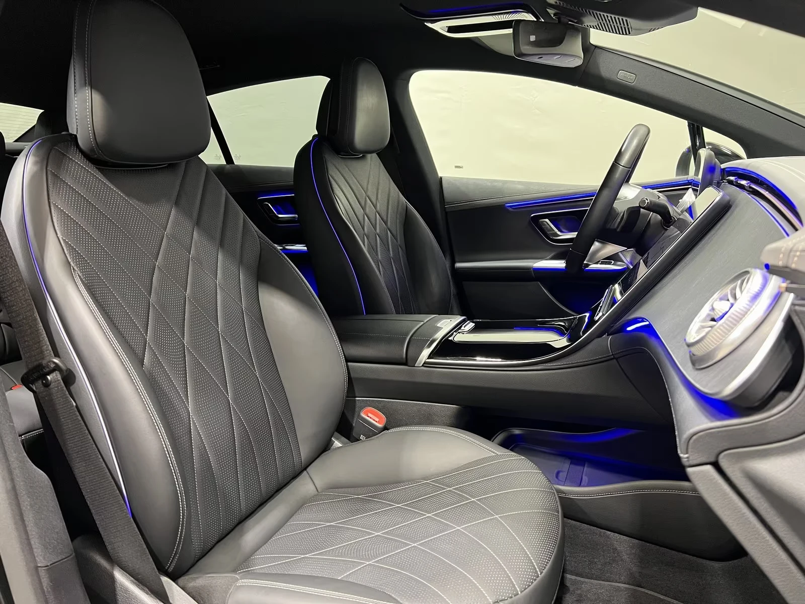 Mercedes-Benz EQE 350+ /AMG/306HP/NIGHT/PREMIUM/360/СЕРТИФ. БАТ/264h, снимка 12 - Автомобили и джипове - 54997348