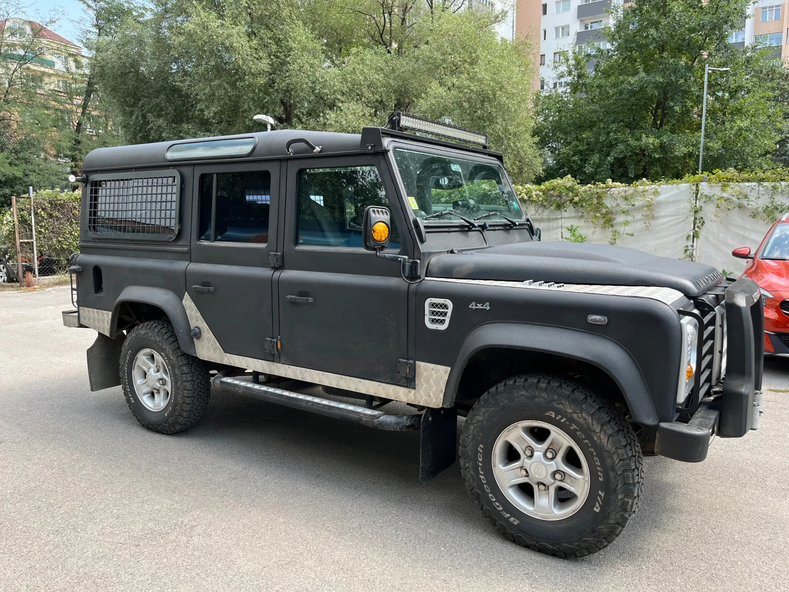 Land Rover Defender 110, снимка 3 - Автомобили и джипове - 55578758