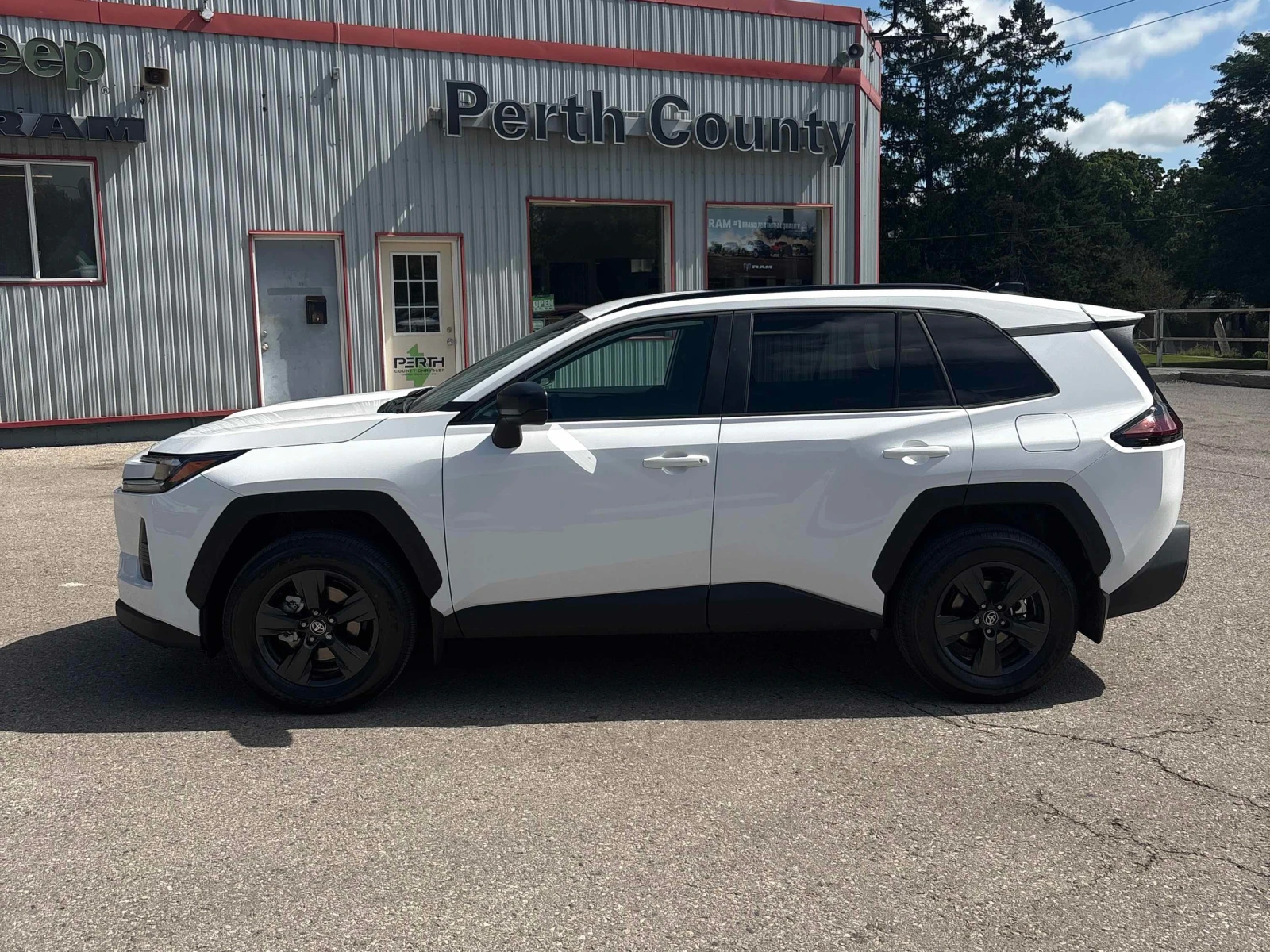 Toyota Rav4 * AWD * CARFAX * БЕЗ ПЪРВОНАЧАЛНА ВНОСКА, снимка 2 - Автомобили и джипове - 55812247