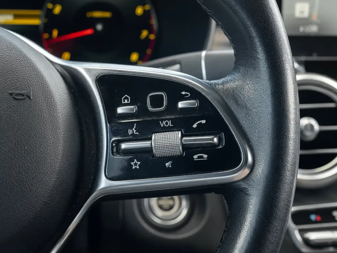 Mercedes-Benz GLC 300 AMG LINE* FACE* ПАНО* ОТ ПРЕДСТАВИТЕЛСТВО, снимка 8 - Автомобили и джипове - 55960194