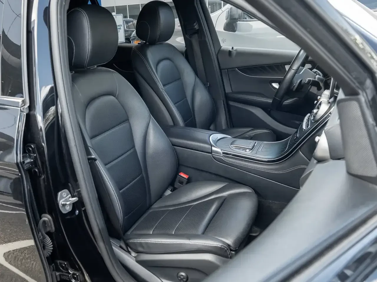 Mercedes-Benz GLC 300 AMG LINE* FACE* ПАНО* ОТ ПРЕДСТАВИТЕЛСТВО, снимка 6 - Автомобили и джипове - 55960194