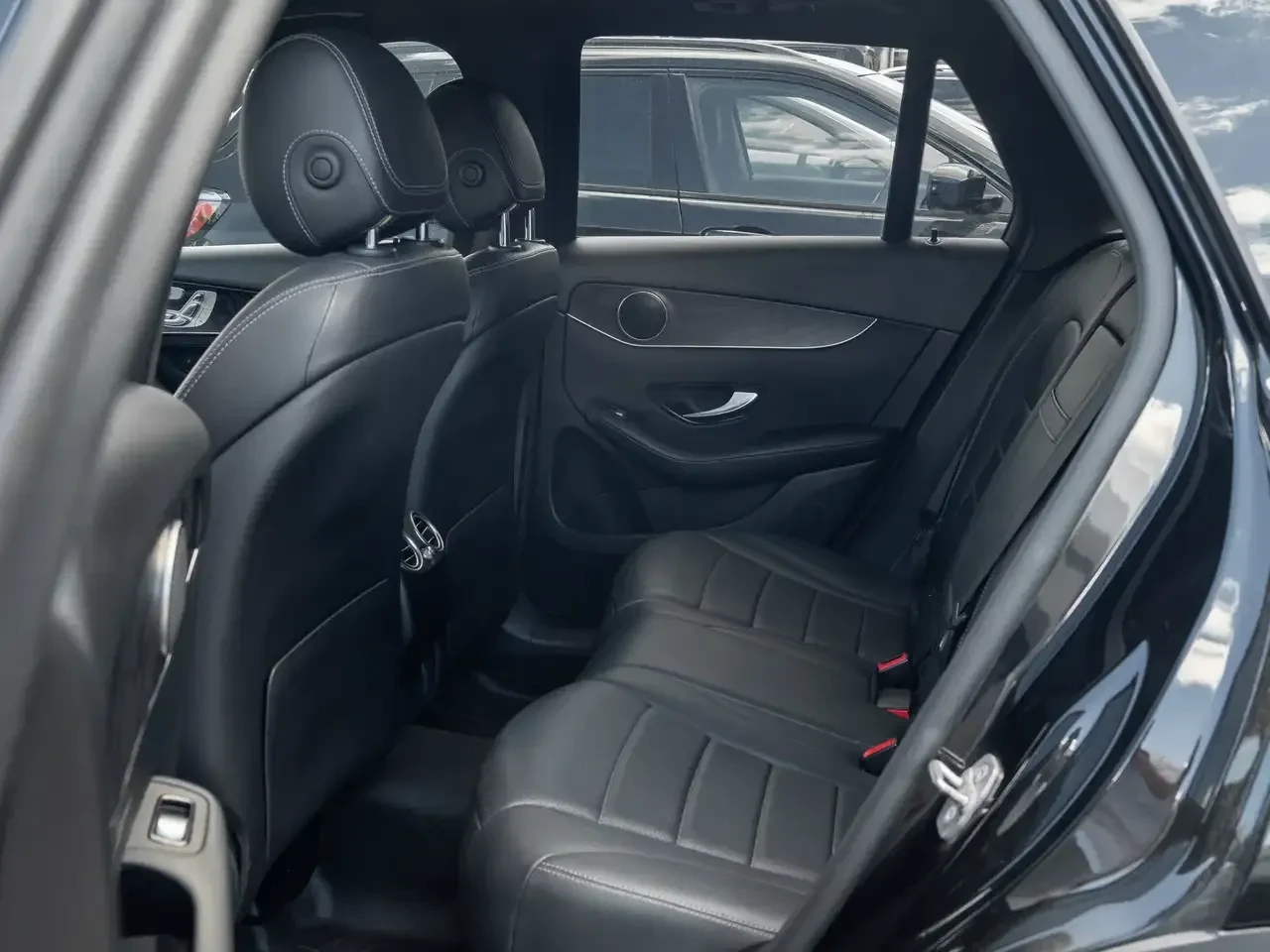 Mercedes-Benz GLC 300 AMG LINE* FACE* ПАНО* ОТ ПРЕДСТАВИТЕЛСТВО, снимка 16 - Автомобили и джипове - 55960194