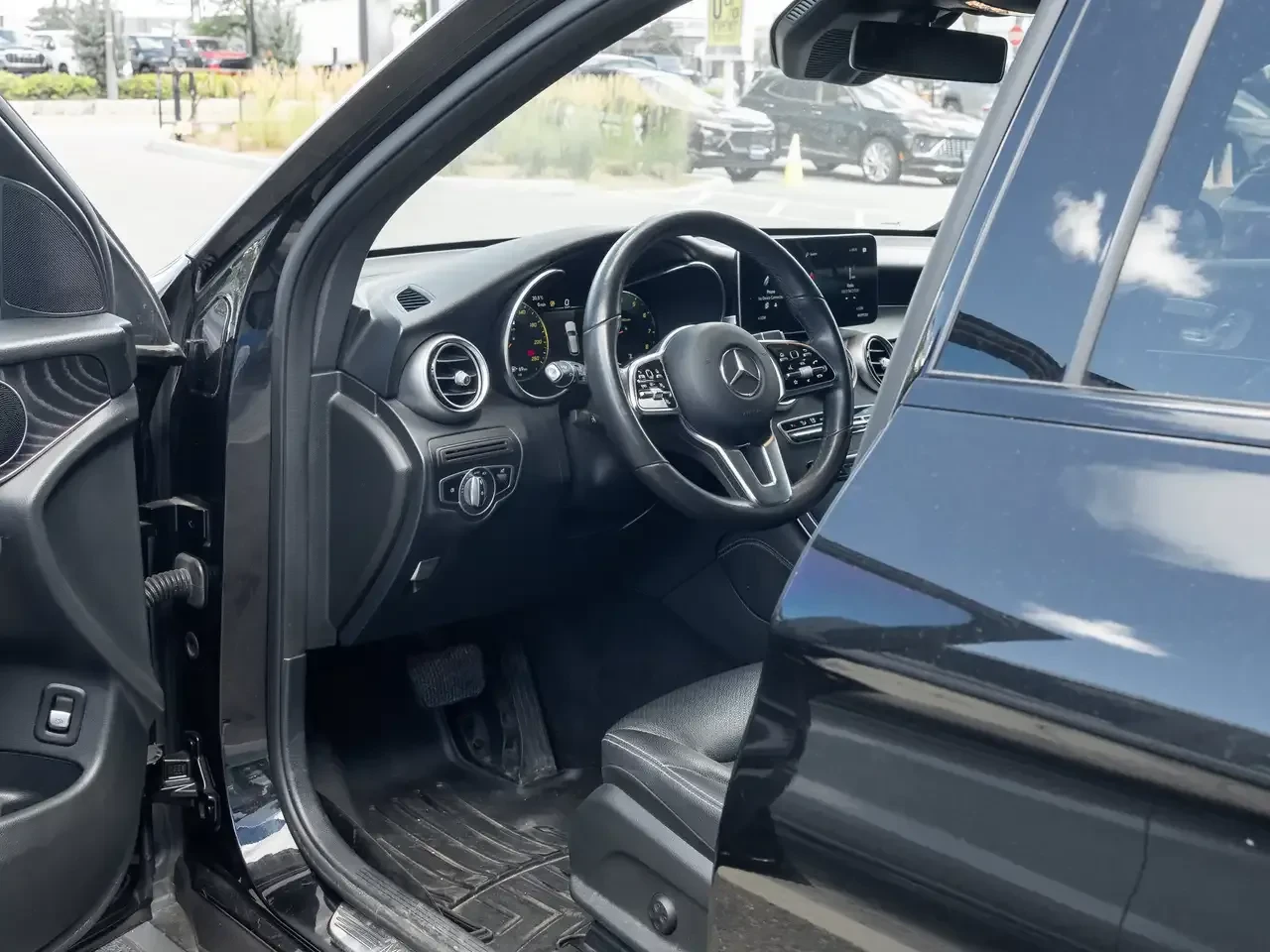 Mercedes-Benz GLC 300 AMG LINE* FACE* ПАНО* ОТ ПРЕДСТАВИТЕЛСТВО, снимка 7 - Автомобили и джипове - 55960194