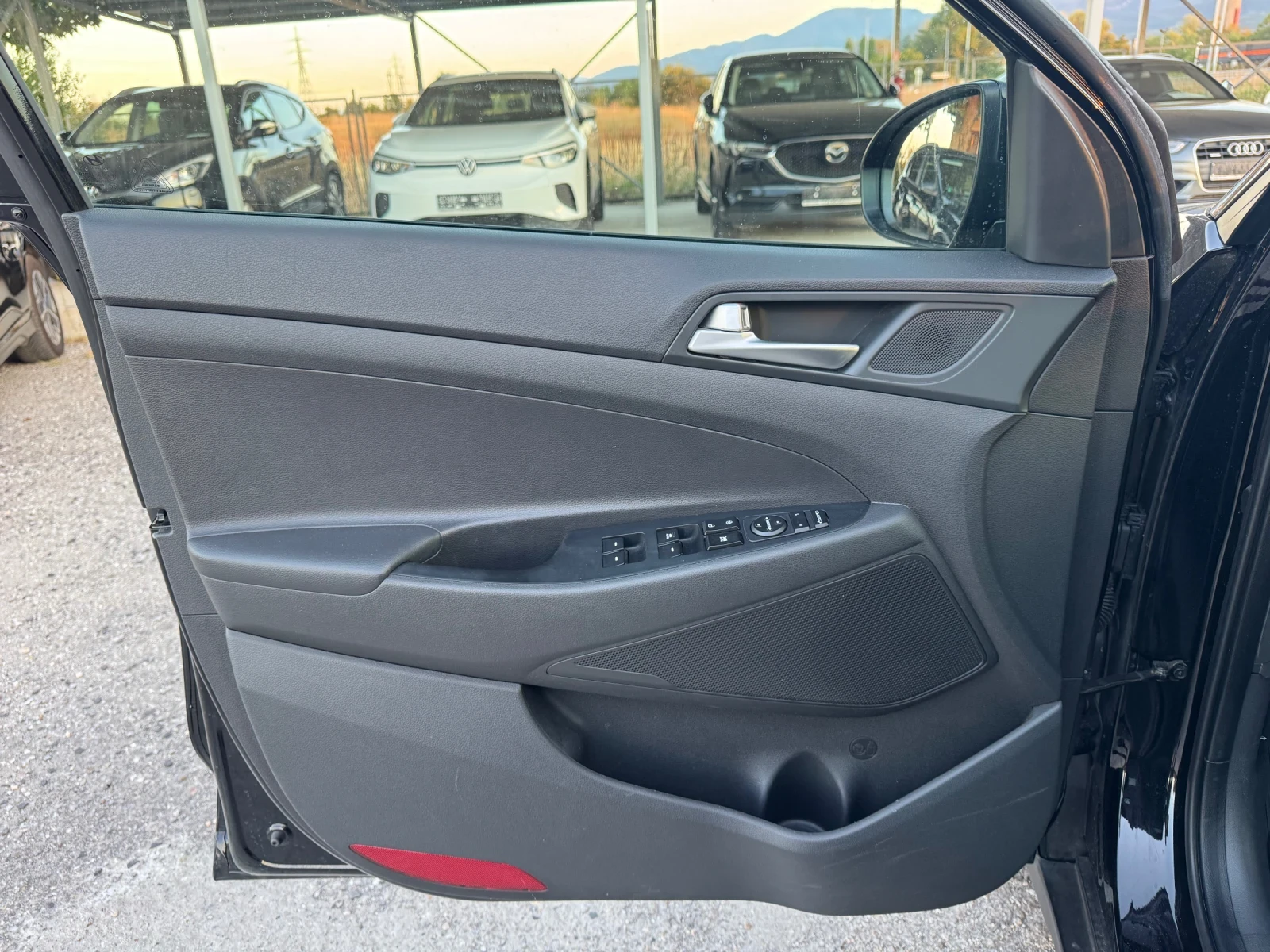 Hyundai Tucson 1.7CRDI , снимка 7 - Автомобили и джипове - 56132724