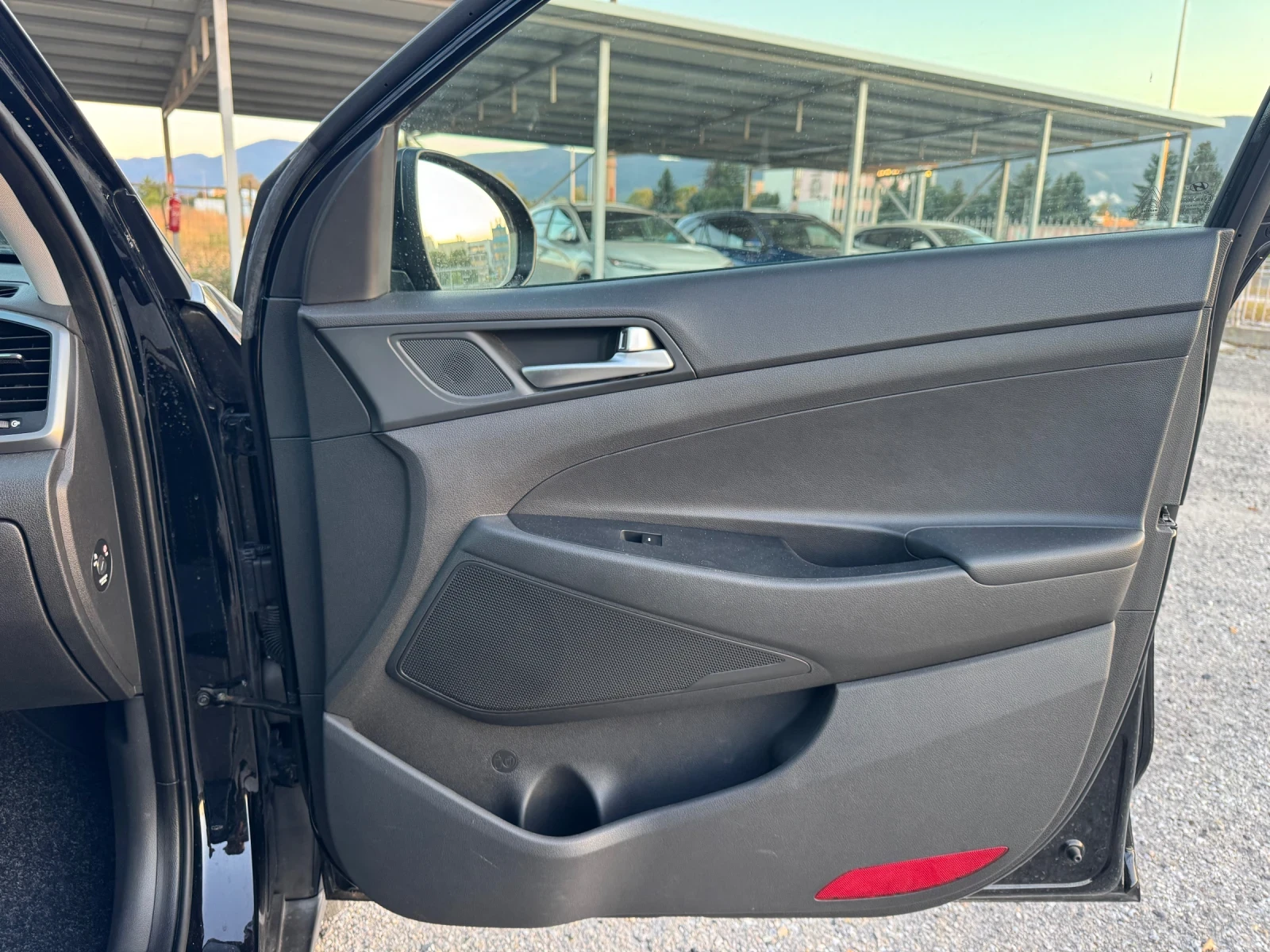 Hyundai Tucson 1.7CRDI , снимка 9 - Автомобили и джипове - 56132724