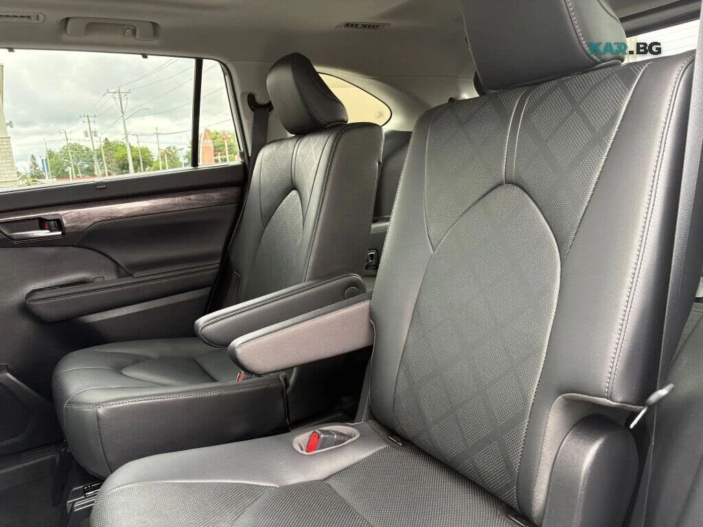 Toyota Highlander PLATINUM* 4X4* ОБДУХВАНЕ* 360 КАМЕРА* 4 ПОДГРЕВА* , снимка 12 - Автомобили и джипове - 56313730