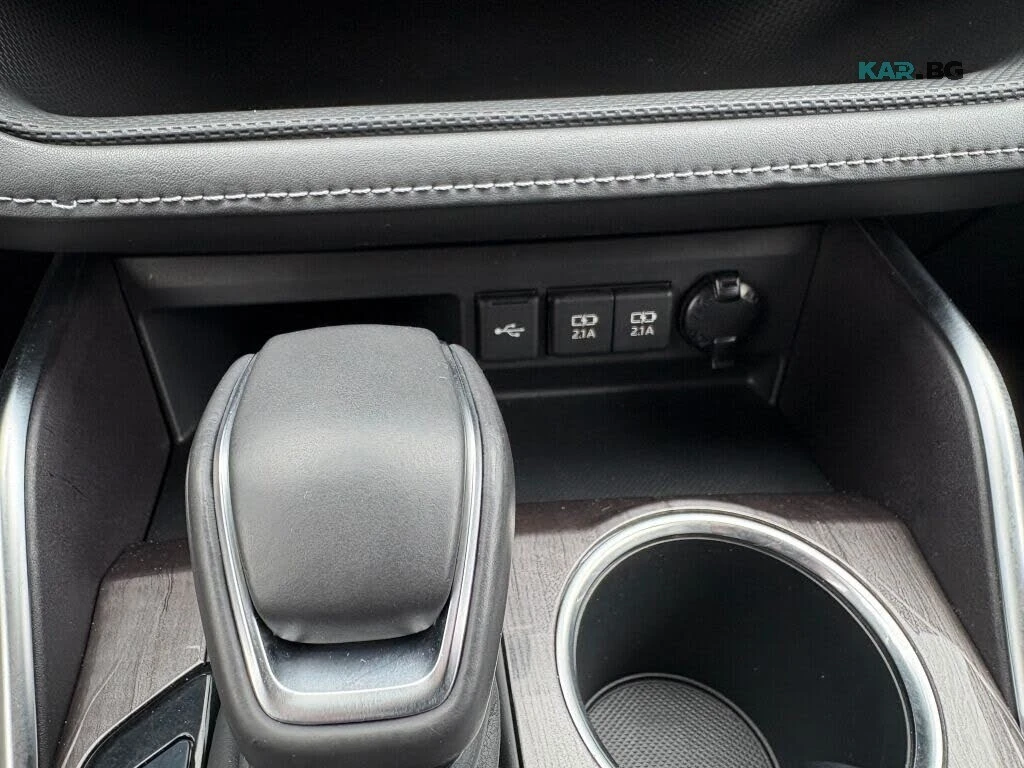 Toyota Highlander PLATINUM* 4X4* ОБДУХВАНЕ* 360 КАМЕРА* 4 ПОДГРЕВА* , снимка 9 - Автомобили и джипове - 56313730
