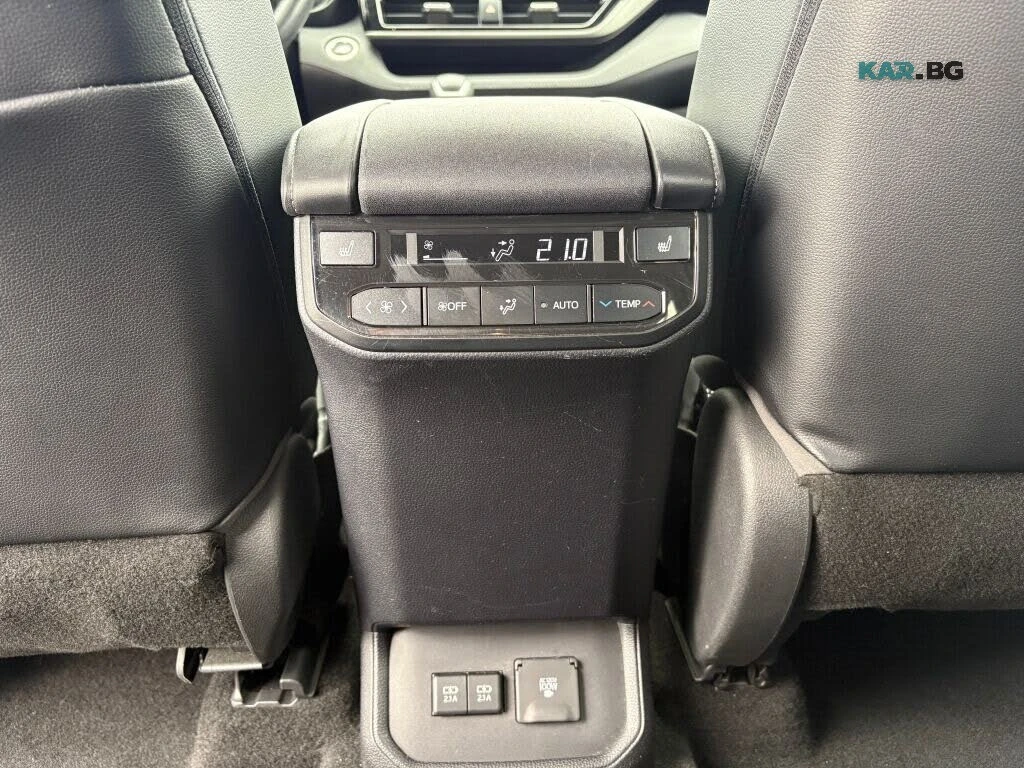 Toyota Highlander PLATINUM* 4X4* ОБДУХВАНЕ* 360 КАМЕРА* 4 ПОДГРЕВА* , снимка 15 - Автомобили и джипове - 56313730