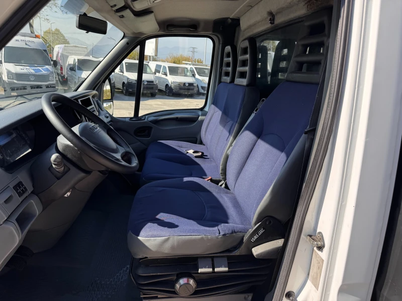 Iveco Daily 35C15 3.5т. 4.90м. 2 щори Клима , снимка 13 - Бусове и автобуси - 47743394