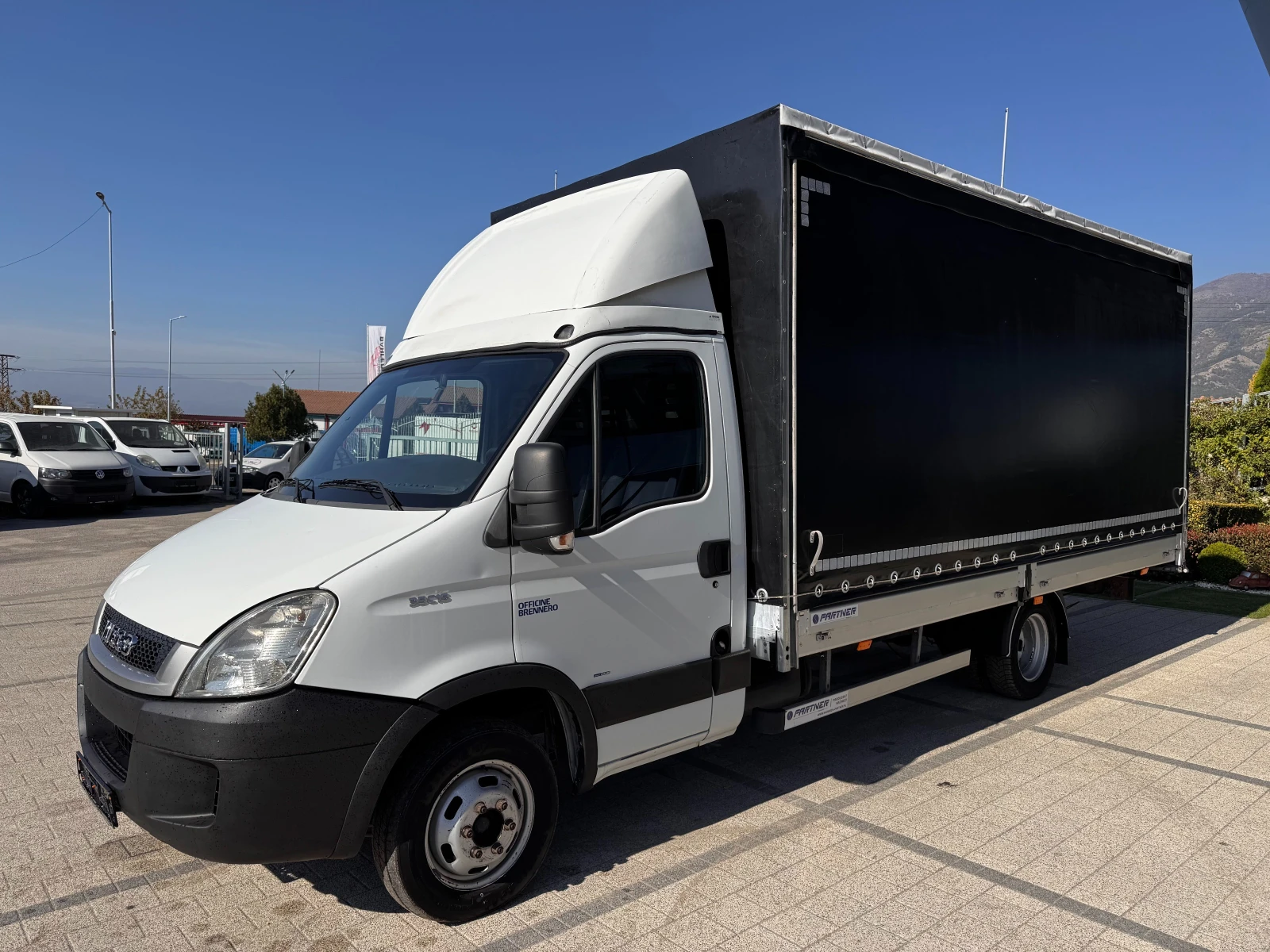 Iveco Daily 35C15 3.5т. 4.90м. 2 щори Клима  - изображение 2