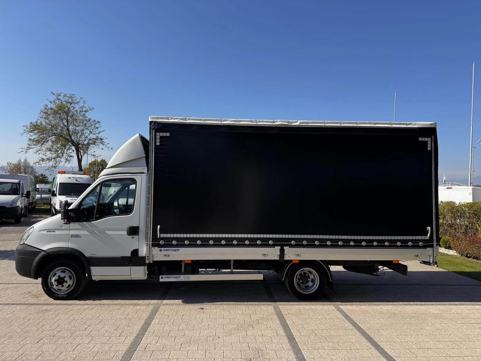 Iveco Daily 35C15 3.5т. 4.90м. 2 щори Клима  - изображение 3