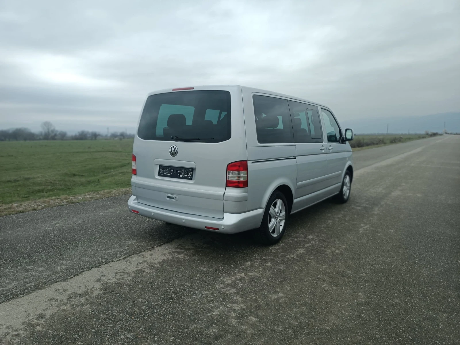 VW Multivan НОВ ВНОС , снимка 4 - Бусове и автобуси - 54057610