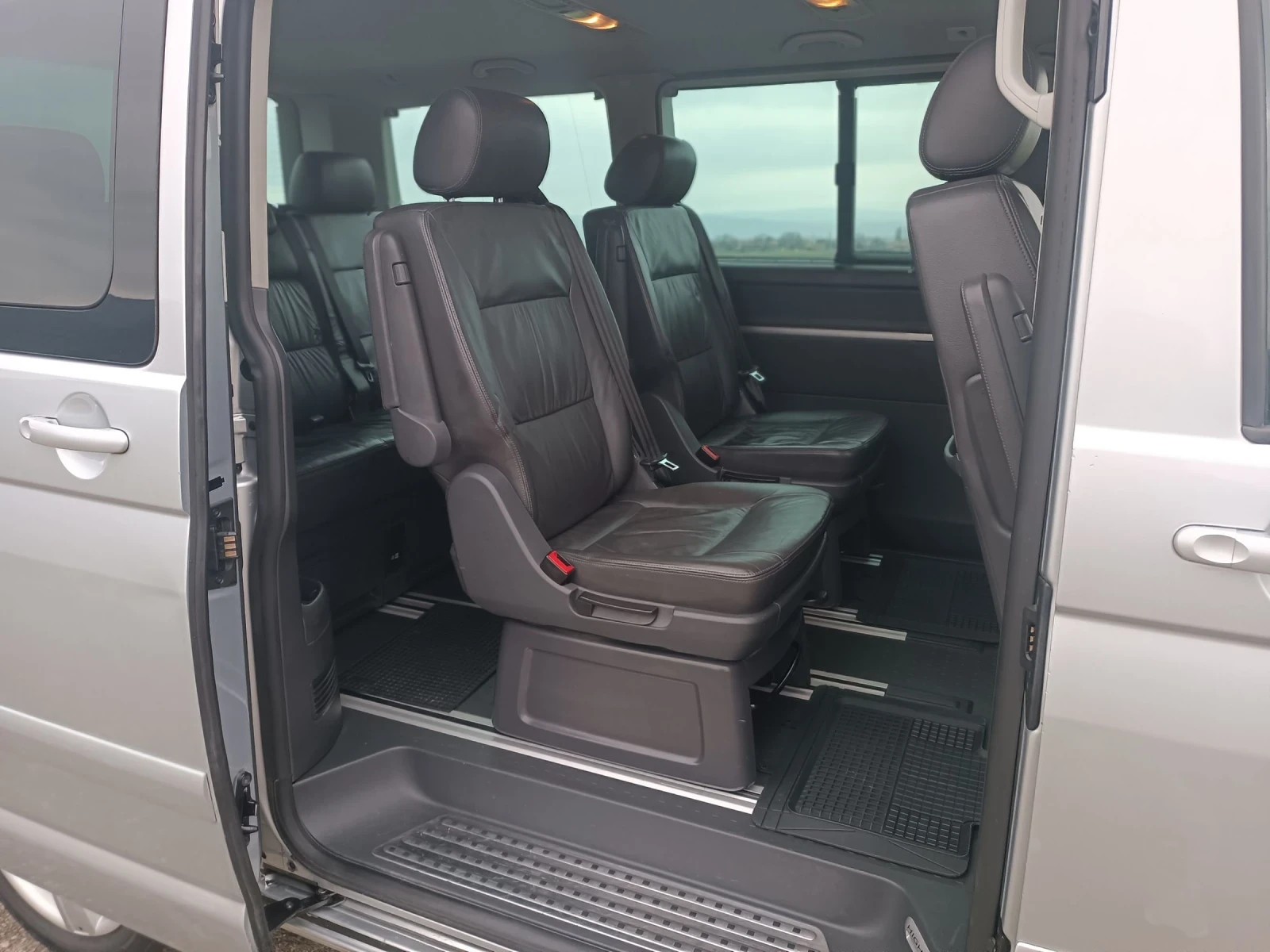 VW Multivan НОВ ВНОС , снимка 12 - Бусове и автобуси - 54057610